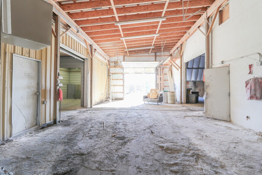 More Photos Of 1292 SW 125th Rd, Holden Light Manufacturing For Sale