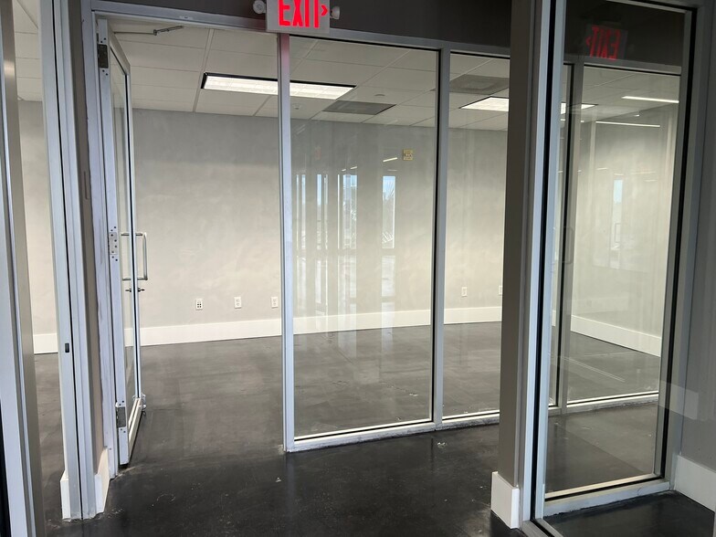 More Photos Of 1680 Michigan Ave, Miami Beach Office For Sale