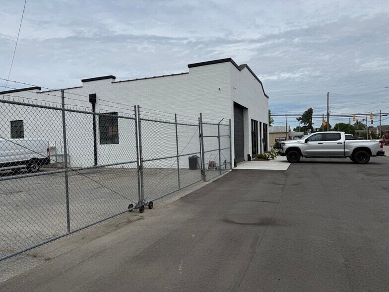 More Photos Of 424 Hackney Ave, Washington Industrial For Sale