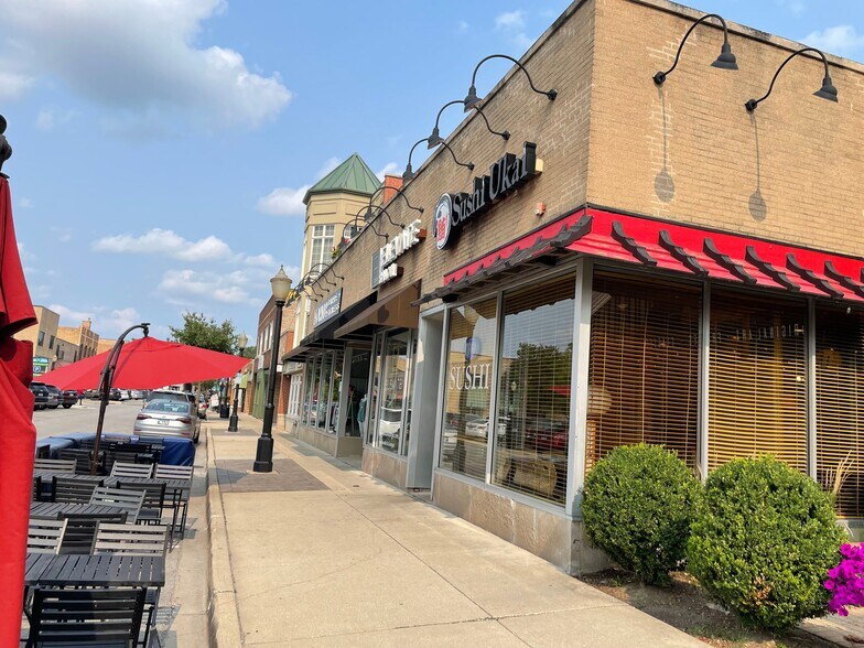 More Photos Of 122B W Calendar Ave, La Grange General Retail For Lease