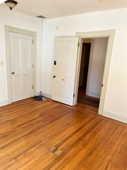 More Photos Of 413-415 Bedford Rd, Pleasantville Office For Sale
