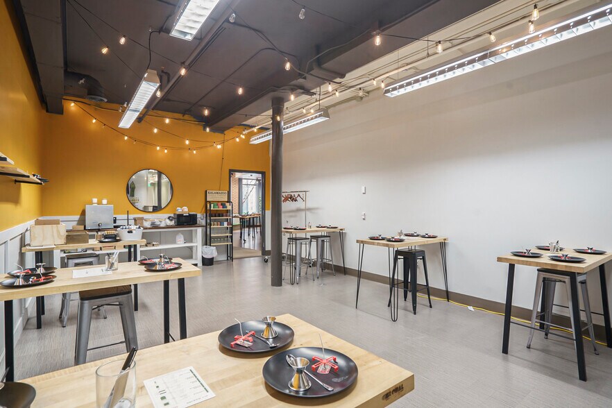 More Photos Of 166 S Kalamazoo Mall, Kalamazoo General Retail For Lease