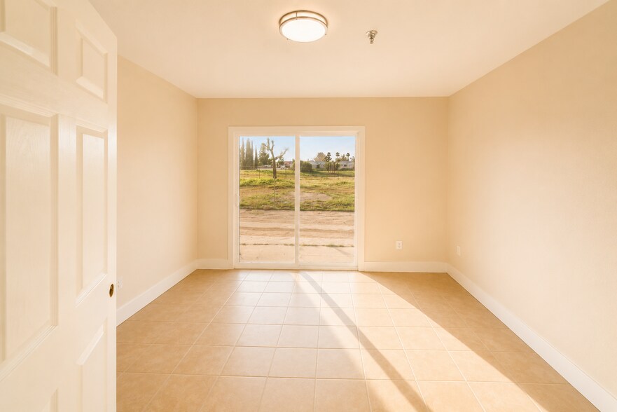 More Photos Of 16012-16020 Juniper St, Hesperia Assisted Living For Lease