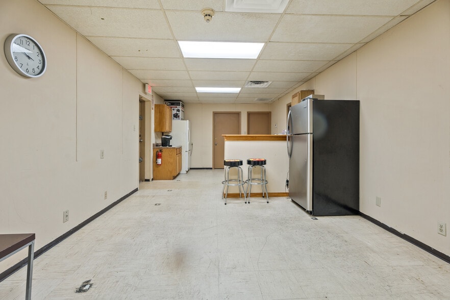 More Photos Of 915 Orange St, La Marque Office For Sale