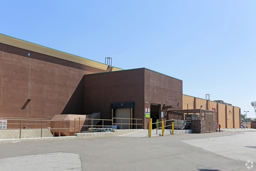 More Photos Of 6404-6514 South St, Lakewood Unknown For Lease