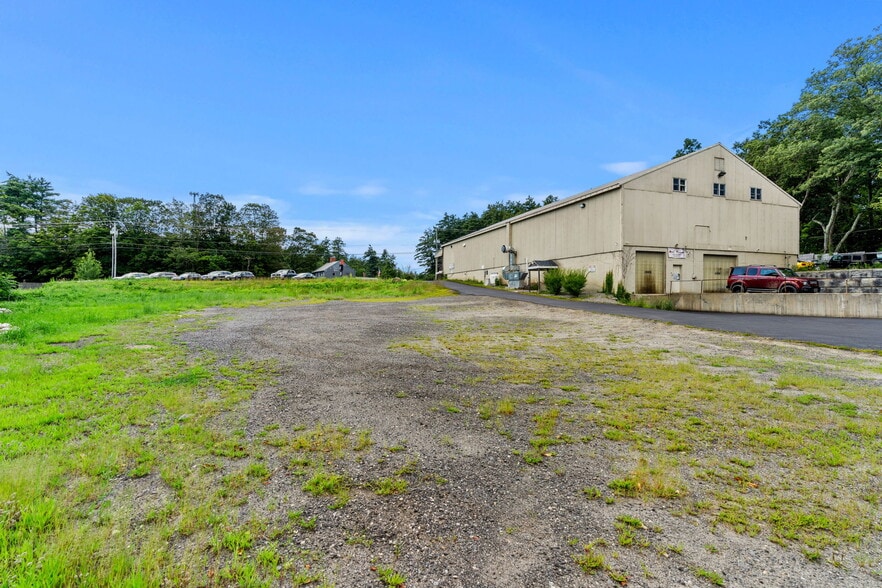 More Photos Of 313 Route 125, Brentwood Light Distribution For Lease