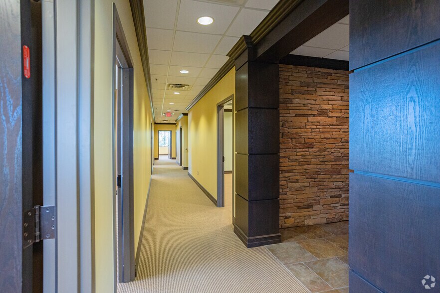 More Photos Of 14001 McAuley Blvd, Oklahoma City Medical For Lease