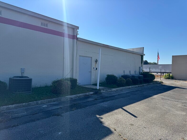 More Photos Of 421 N Gilmer Ave, Lanett General Retail For Sale