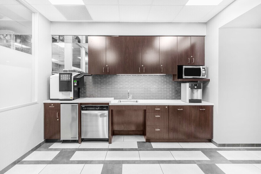 More Photos Of 2245 Texas Dr, Sugar Land Coworking Space