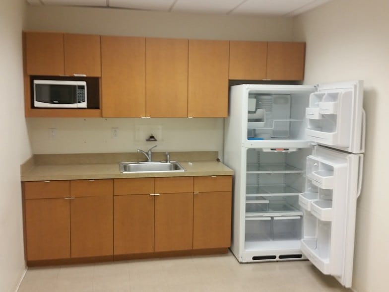 More Photos Of 67 Sand Pit Rd, Danbury Medical For Lease