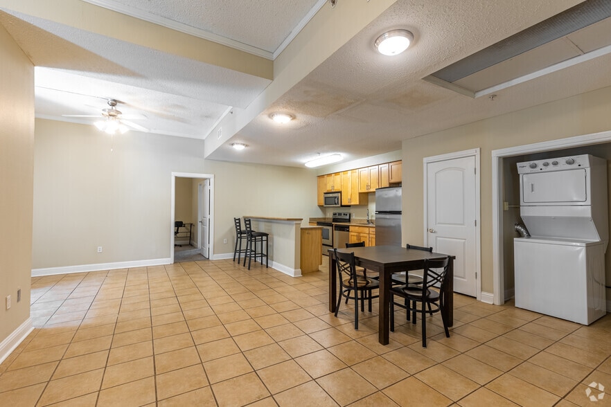 More Photos Of 1001 University Ave, Lubbock Apartments For Lease