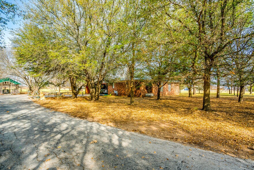 More Photos Of 14330 S Highway 281, Santo Trailer Camper Park For Sale