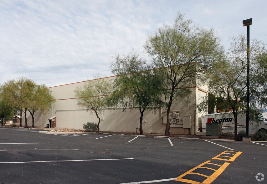 More Photos Of 3785 E 34th St, Tucson Warehouse For Lease