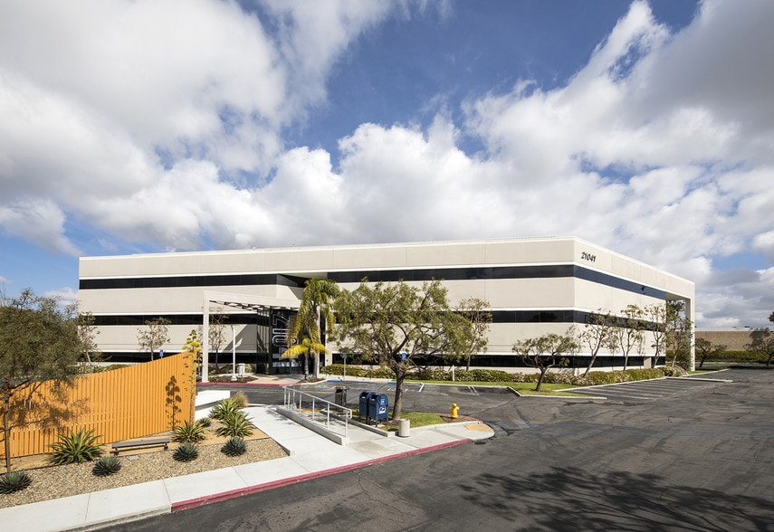 More Photos Of 21061 S Western Ave, Torrance Unknown For Lease