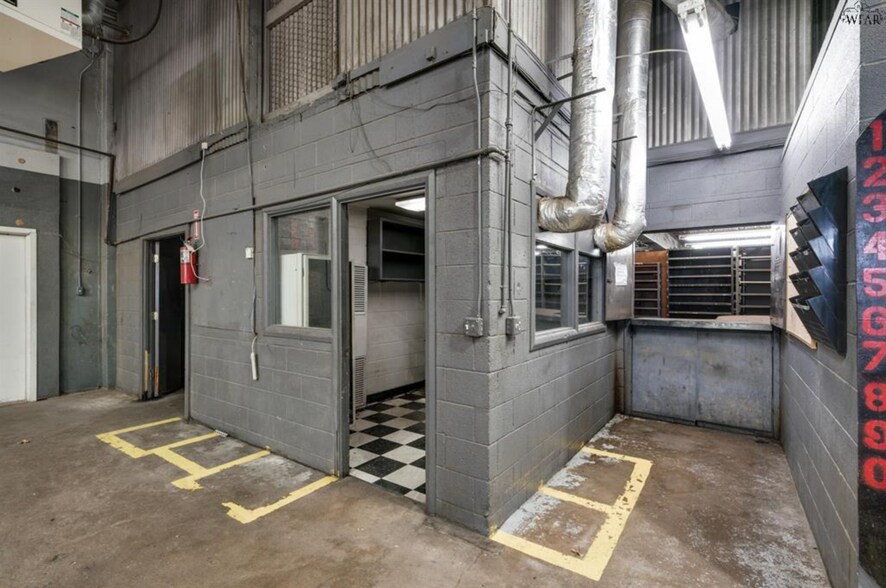 More Photos Of 2901 Jacksboro Hwy, Wichita Falls Office For Sale