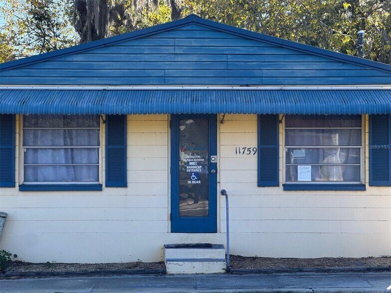 Primary Photo Of 11759 N Williams St, Dunnellon General Retail For Sale