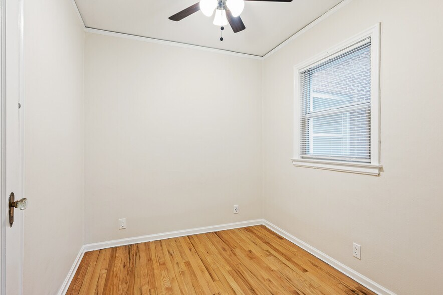 More Photos Of , Seattle Multifamily For Sale