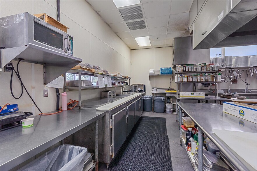 More Photos Of 15 S Beneva Rd, Sarasota Restaurant For Lease