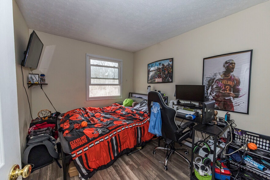 More Photos Of 3800 Grace Dr, Kent Multifamily For Sale
