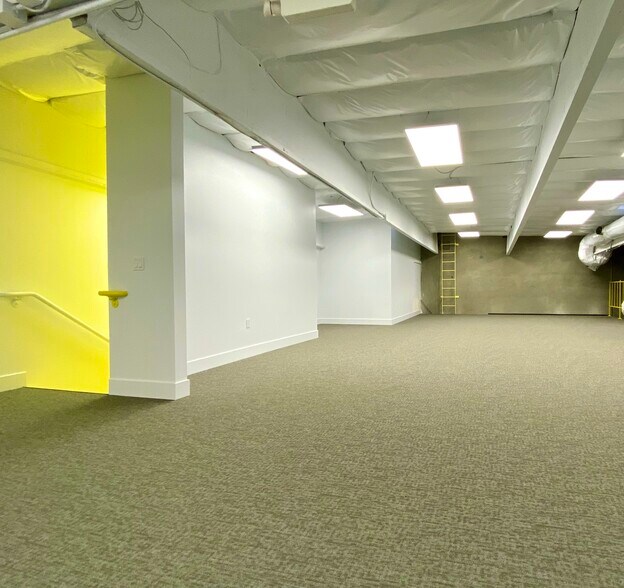 More Photos Of 1926 Kellogg Ave, Carlsbad Research And Development For Lease