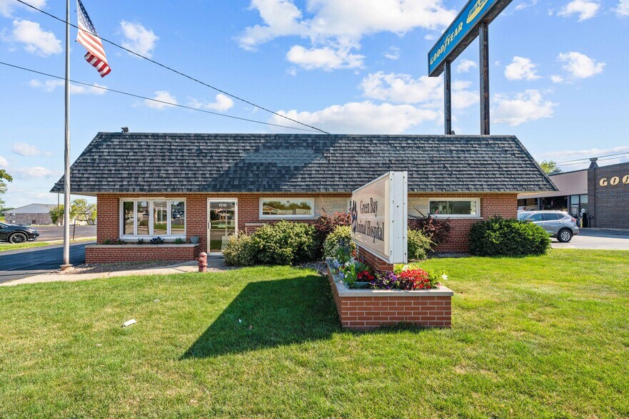 More Photos Of 1518 W Mason St, Green Bay Freestanding For Lease