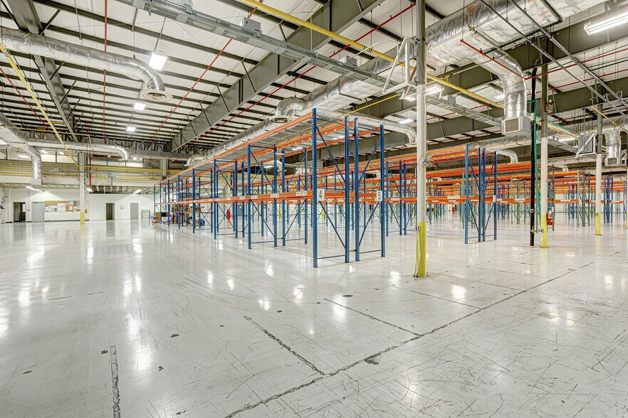 More Photos Of 301 Robey St, Franklin Warehouse For Lease