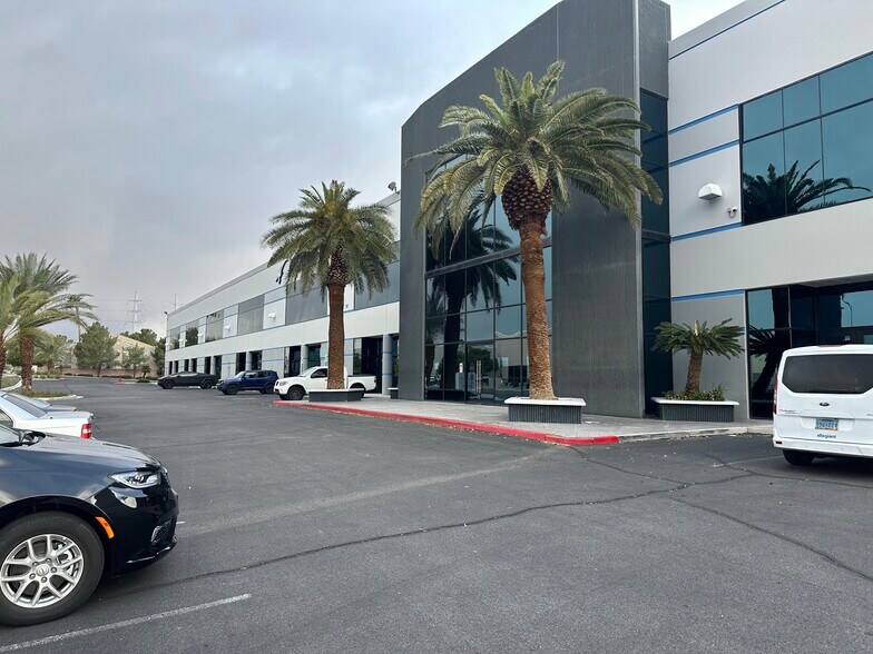 More Photos Of 5475 S Decatur Blvd, Las Vegas Research And Development For Lease