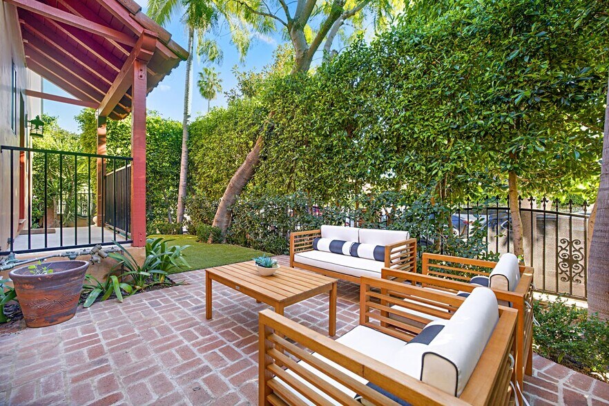 More Photos Of 7621 Norton Ave, West Hollywood Multifamily For Sale