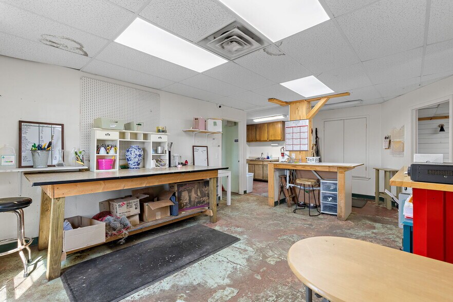 More Photos Of 2710 Grant St, Wichita Falls Freestanding For Sale