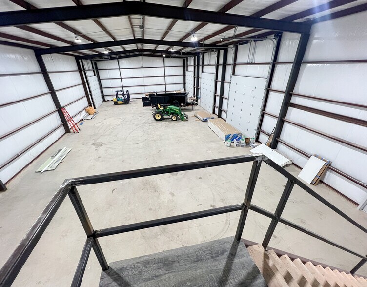 More Photos Of 4713 County Road 128, Midland Warehouse For Lease