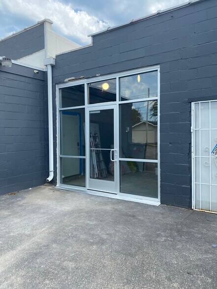 More Photos Of 2401 N Harding St, Indianapolis Flex For Sale