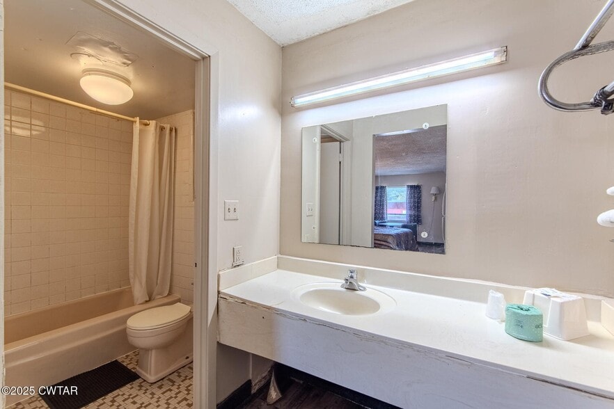 More Photos Of 618 N 22nd Ave, Humboldt Hotel For Sale