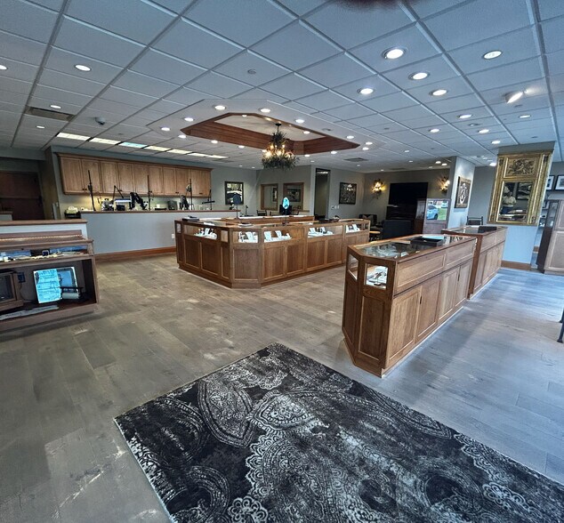 More Photos Of 5025 Arlington Centre Blvd, Upper Arlington Office Residential For Lease