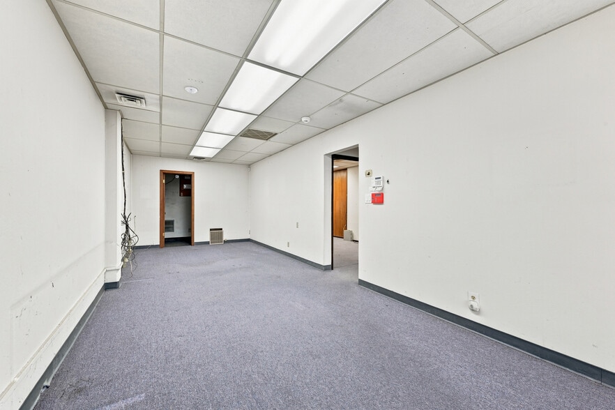 More Photos Of 905-909 Fee Dr, Sacramento Service For Sale