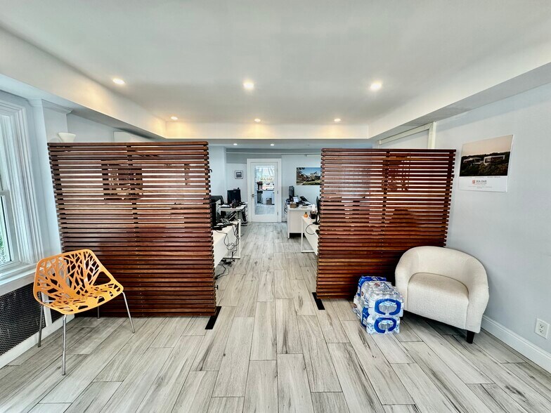 More Photos Of 70 Arch St, Greenwich General Retail For Sale