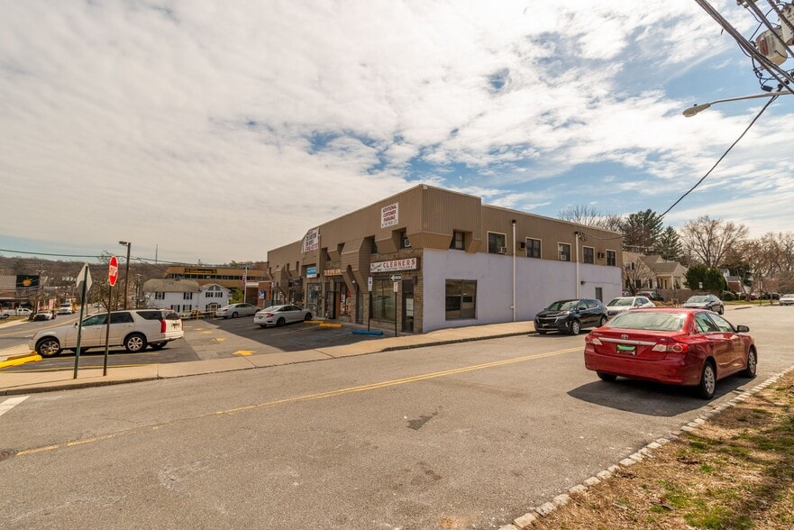 More Photos Of 640-642 Eagle Rock Ave, West Orange Storefront Retail Office For Lease