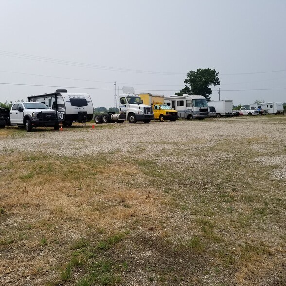 More Photos Of 80 S Us-31, Whiteland Service For Lease