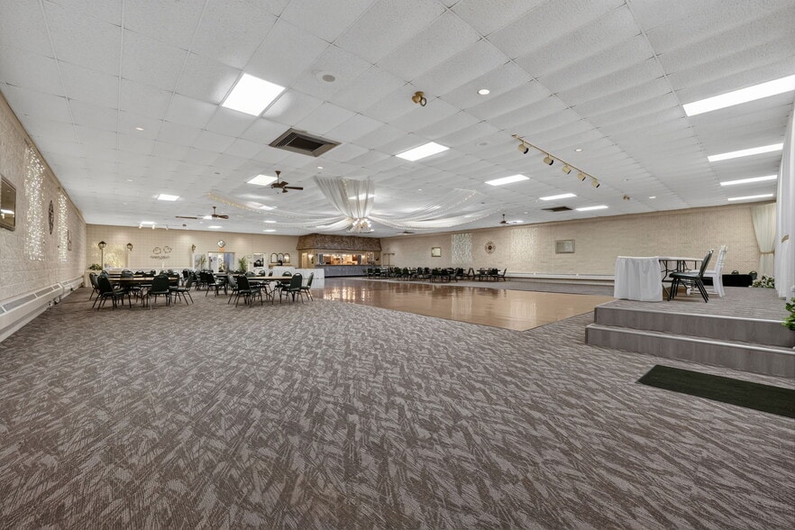 More Photos Of 1460 A Woodville Rd, Millbury Freestanding For Sale