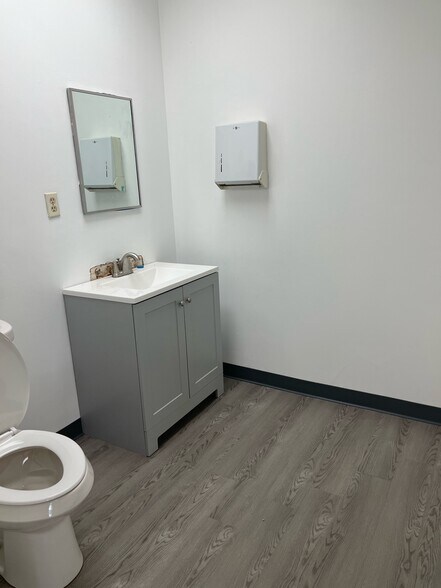 More Photos Of 5161 Brook Hollow Pky, Norcross Unknown For Lease