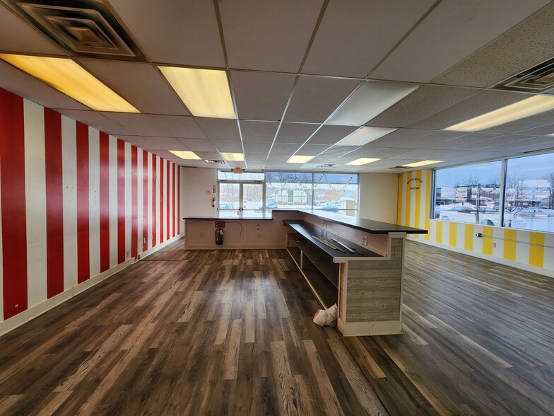 More Photos Of 635 N 9th St, Kalamazoo Freestanding For Lease