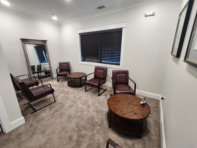 More Photos Of 232 Bordeaux Dr, Thomson Specialty For Sale