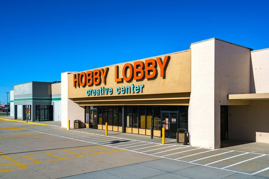 Primary Photo Of 919 S 20th St, Norfolk General Retail For Lease