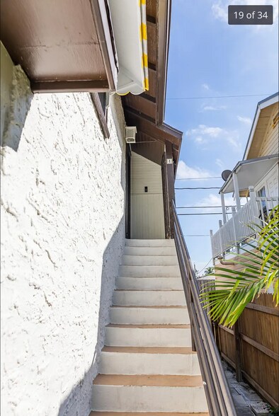 More Photos Of 326 S Federal Hwy, Lake Worth Specialty For Sale