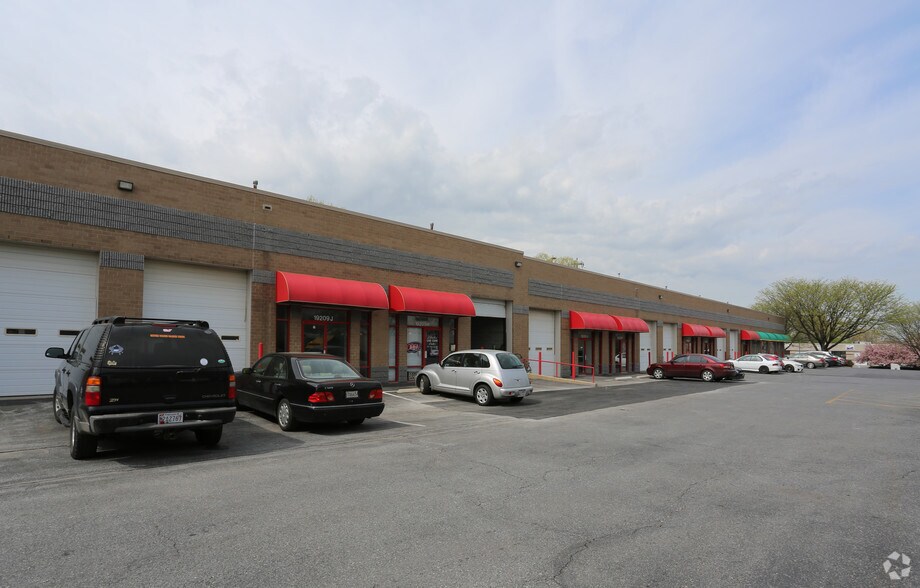 More Photos Of 19209 Chennault Way, Gaithersburg Warehouse For Lease