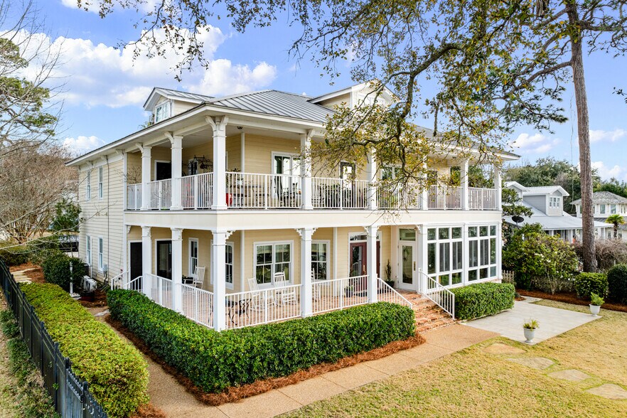 More Photos Of 202 S Mobile St, Fairhope Hospitality For Sale