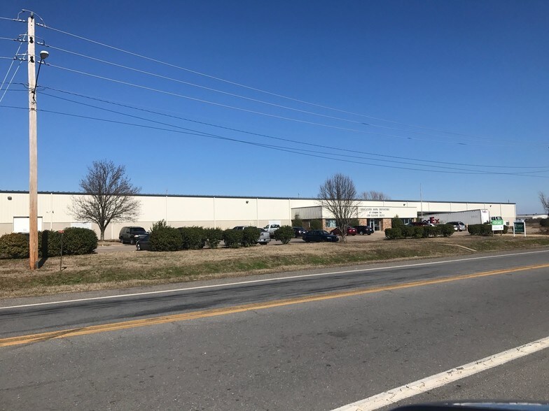 More Photos Of 6700 Sloane Dr, Little Rock Distribution For Sale