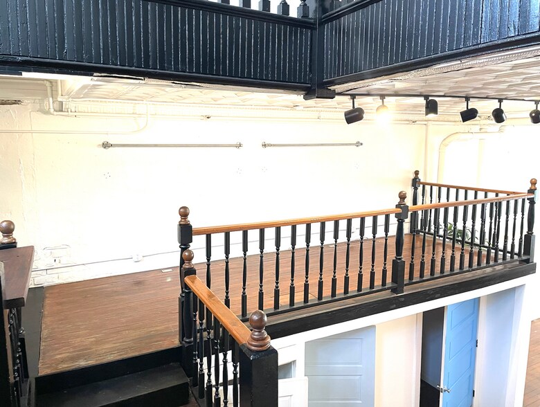 More Photos Of 318 W Broughton St, Savannah Storefront Retail Residential For Lease