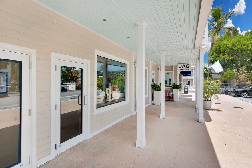 Primary Photo Of 1075 Duval St, Key West Restaurant For Sale