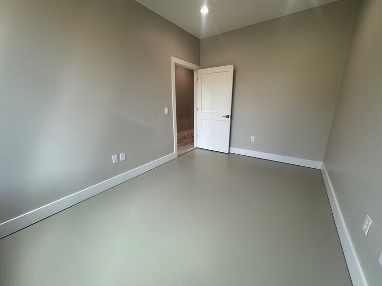 More Photos Of 1908 Yaupon Trl, Cedar Park Loft Creative Space For Sale
