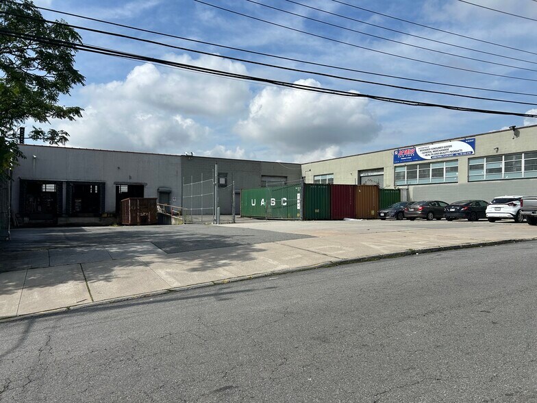 Primary Photo Of 54-35 46th St, Maspeth Warehouse For Lease